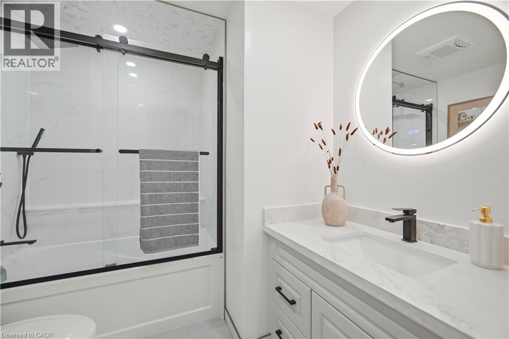 2041 Amherst Heights Court Unit# 17, Burlington, Ontario  L7P 3R2 - Photo 34 - 40798313