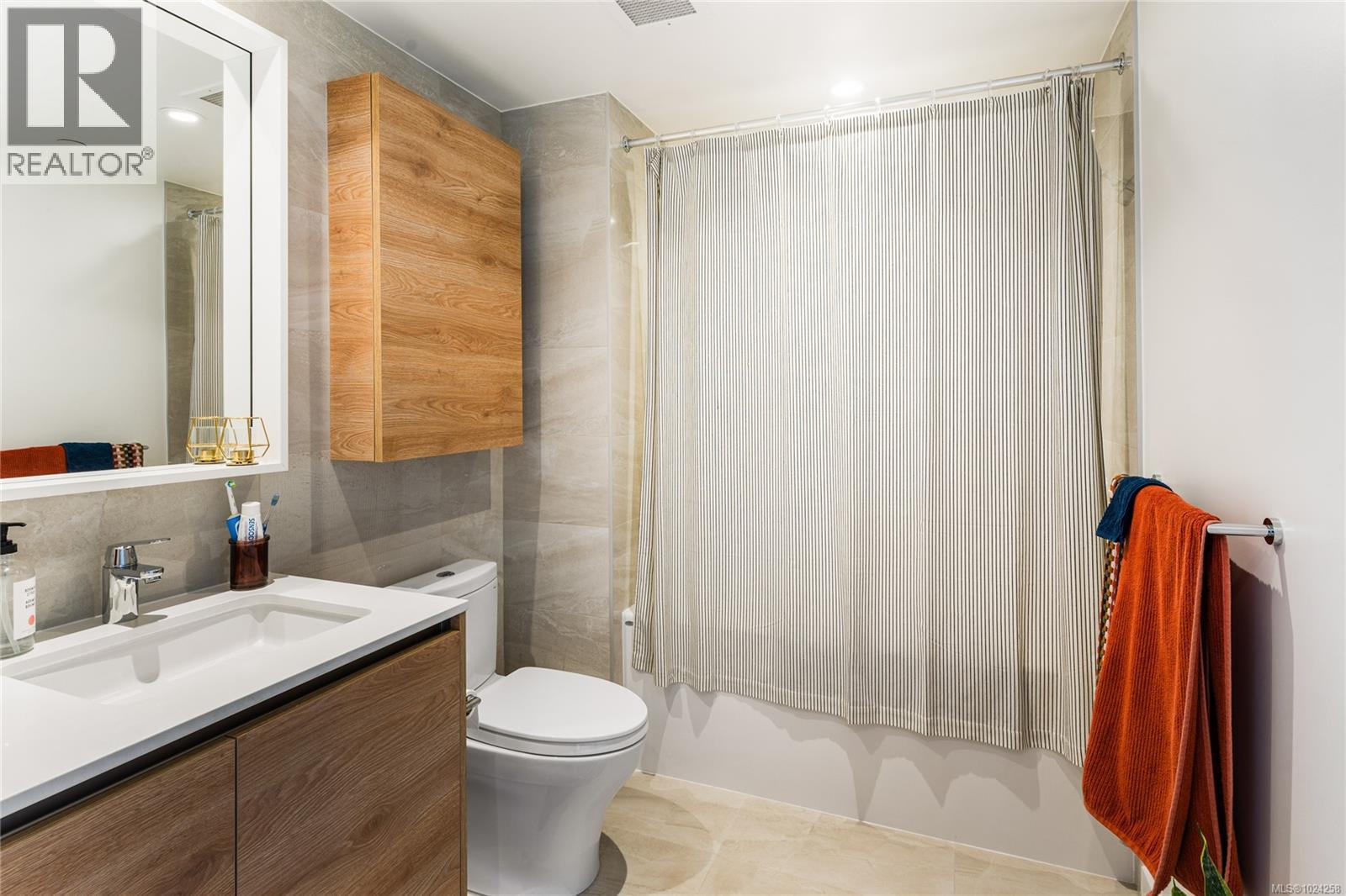 507 369 Tyee Rd, Victoria, British Columbia  V9A 0B6 - Photo 14 - 1024258