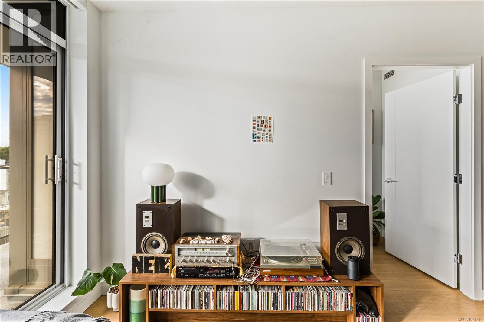 507 369 Tyee Rd, Victoria, British Columbia  V9A 0B6 - Photo 12 - 1024258