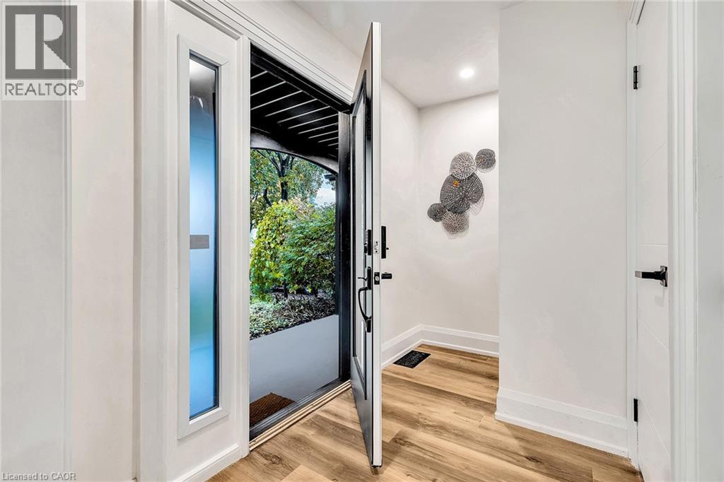 877 Kingsway Drive, Burlington, Ontario  L7T 3H8 - Photo 3 - 40799364