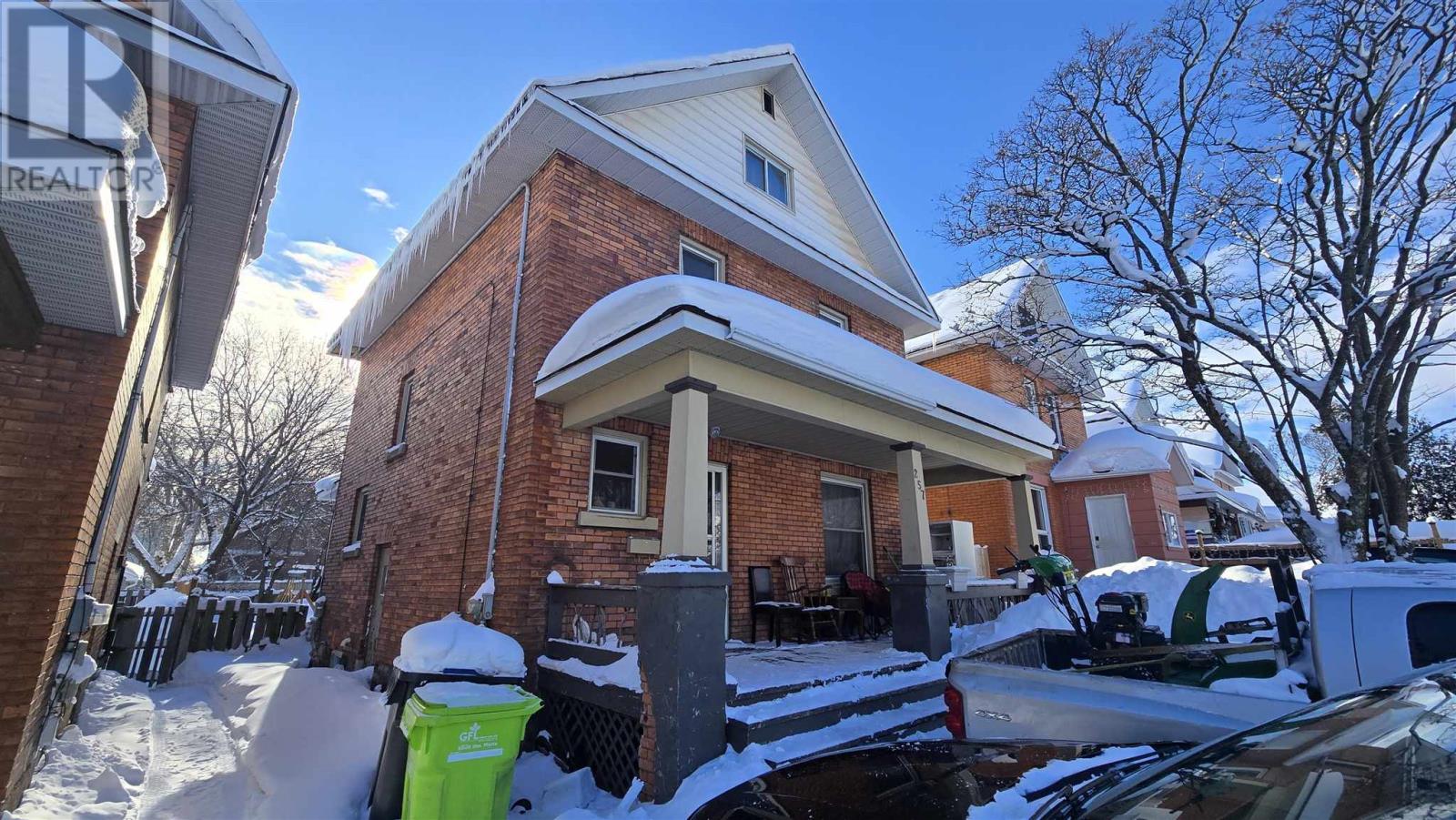 257 Alexandra St, Sault Ste. Marie, Ontario  P6A 1J7 - Photo 2 - SM260171