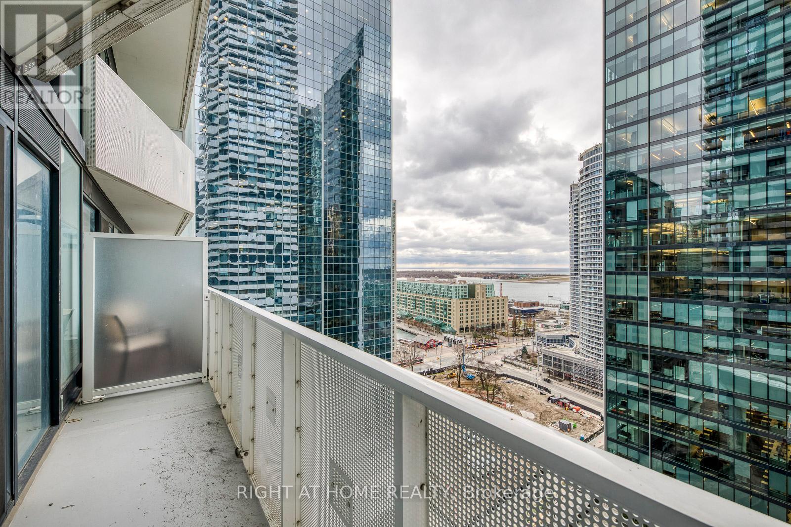 1901 - 88 Harbour Street, Toronto, Ontario  M5J 0C3 - Photo 19 - C12730310