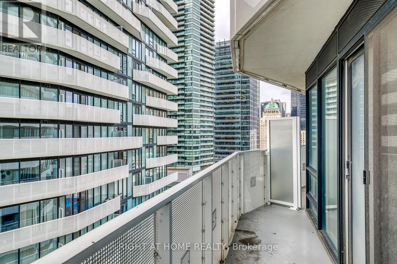 1901 - 88 Harbour Street, Toronto, Ontario  M5J 0C3 - Photo 21 - C12730310