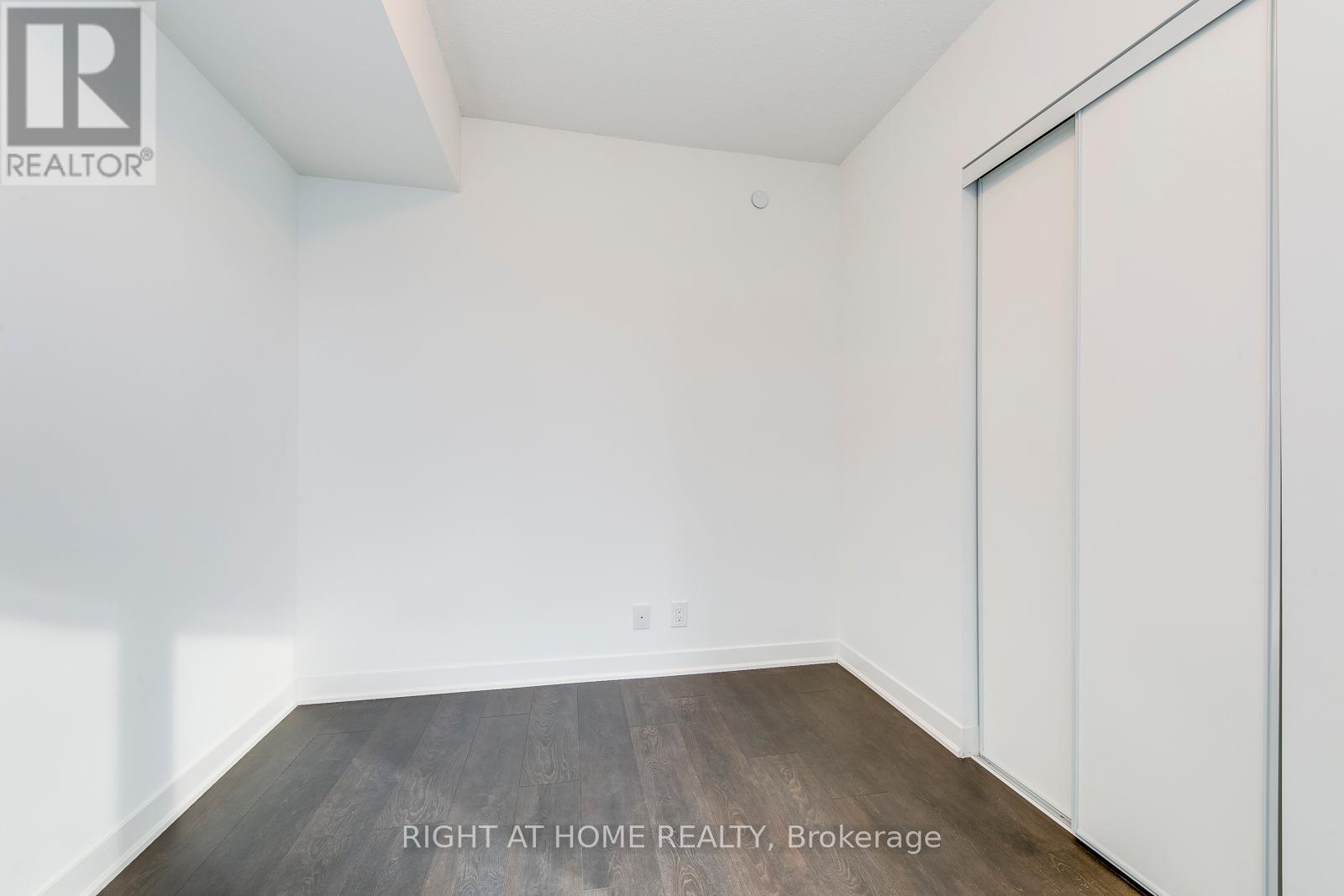 1901 - 88 Harbour Street, Toronto, Ontario  M5J 0C3 - Photo 24 - C12730310