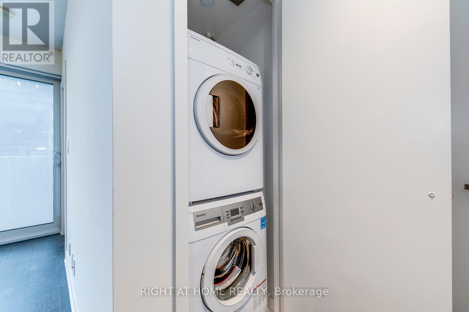 1901 - 88 Harbour Street, Toronto, Ontario  M5J 0C3 - Photo 26 - C12730310