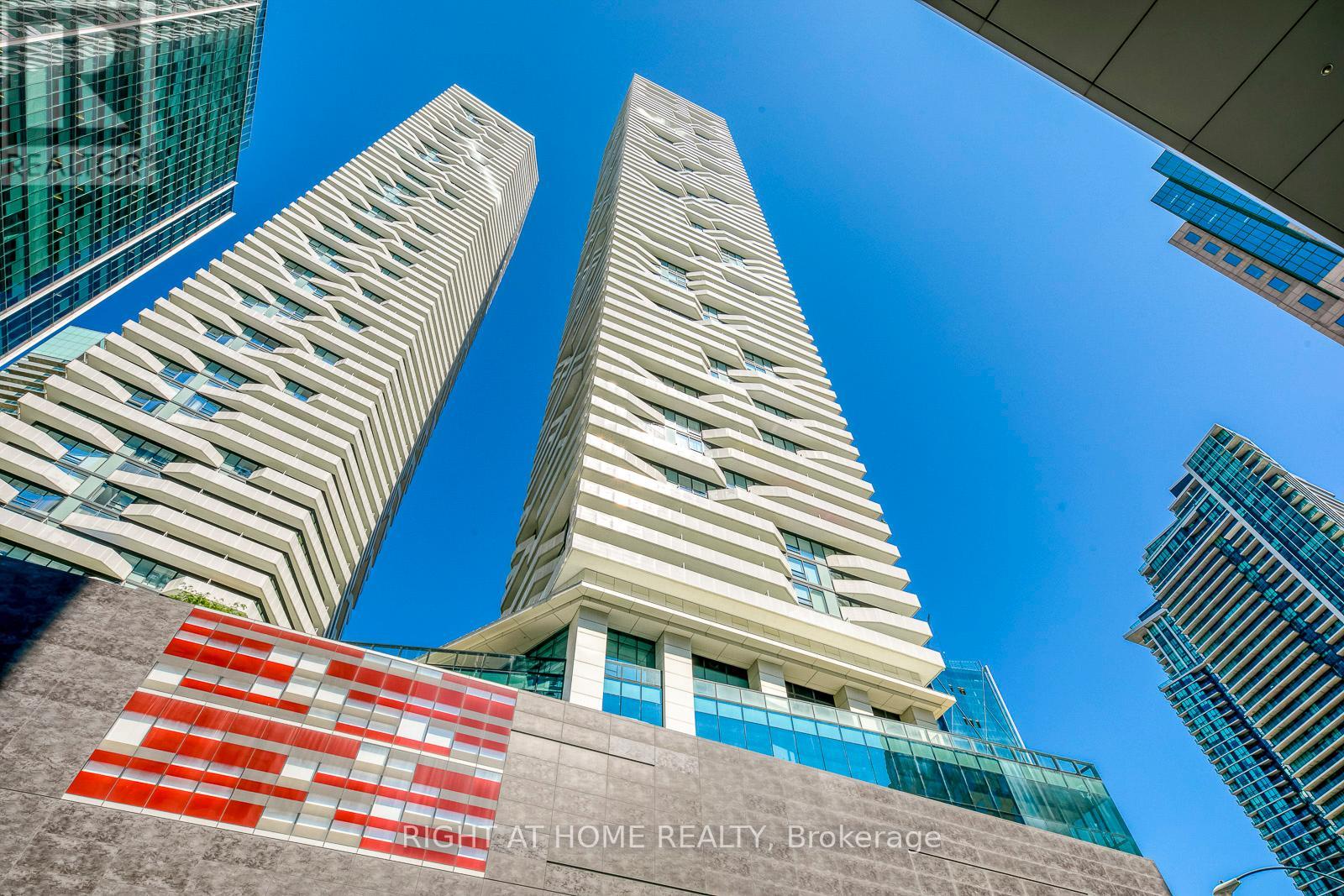 1901 - 88 Harbour Street, Toronto, Ontario  M5J 0C3 - Photo 28 - C12730310