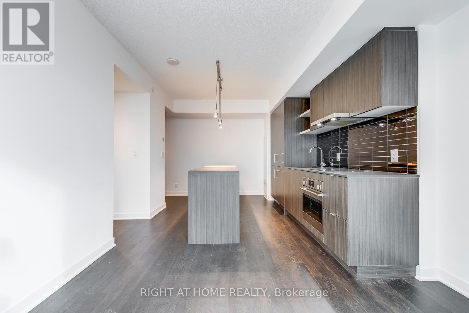 1901 - 88 Harbour Street, Toronto, Ontario  M5J 0C3 - Photo 5 - C12730310