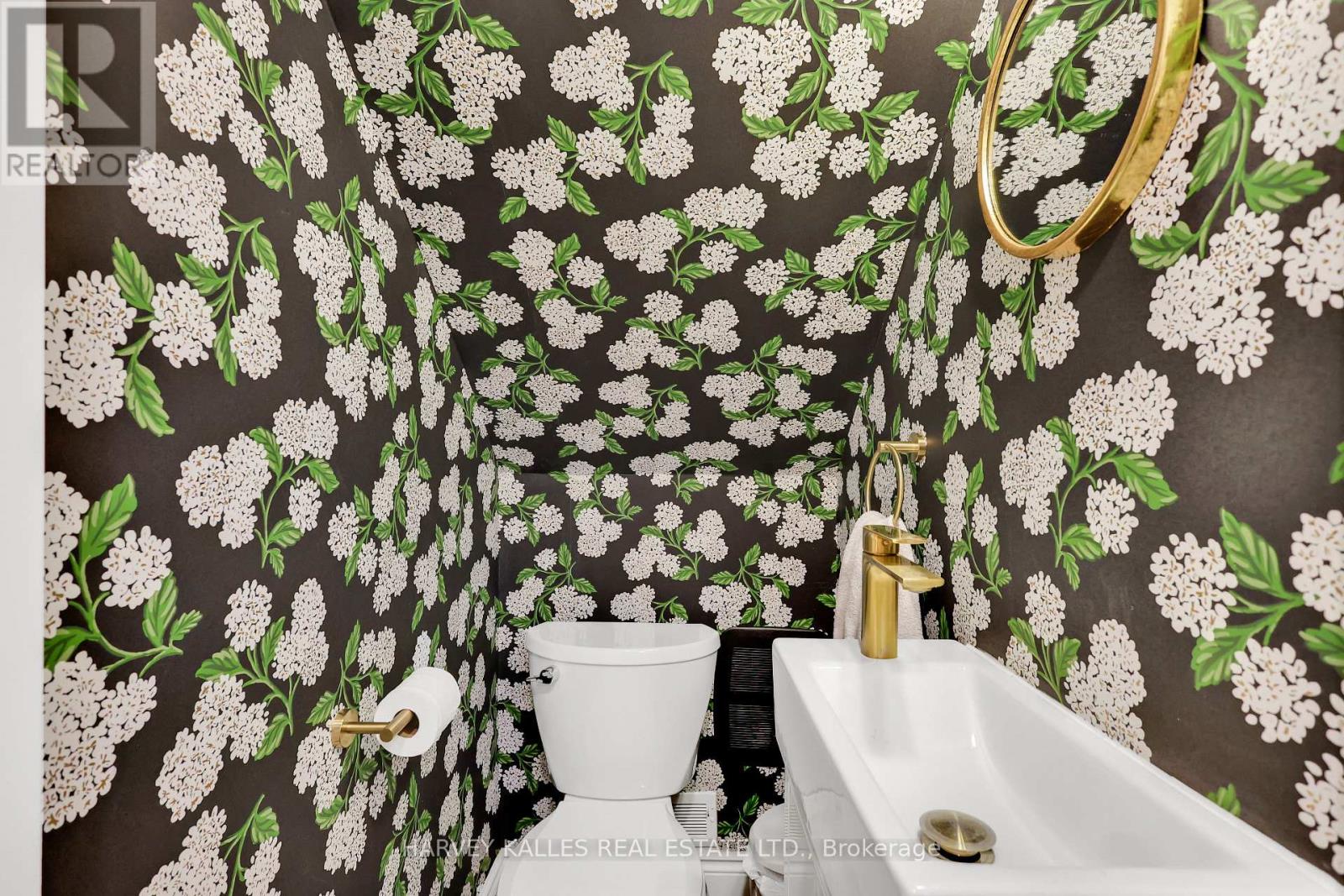 6 Glenarden Road, Toronto, Ontario  M6C 3J7 - Photo 12 - C12730422