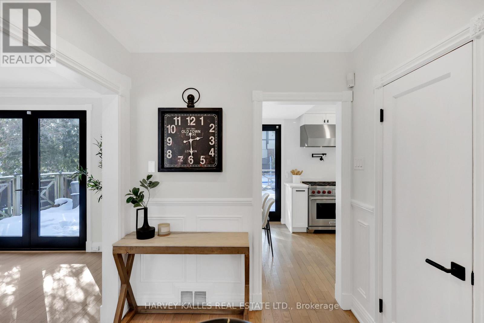 6 Glenarden Road, Toronto, Ontario  M6C 3J7 - Photo 13 - C12730422