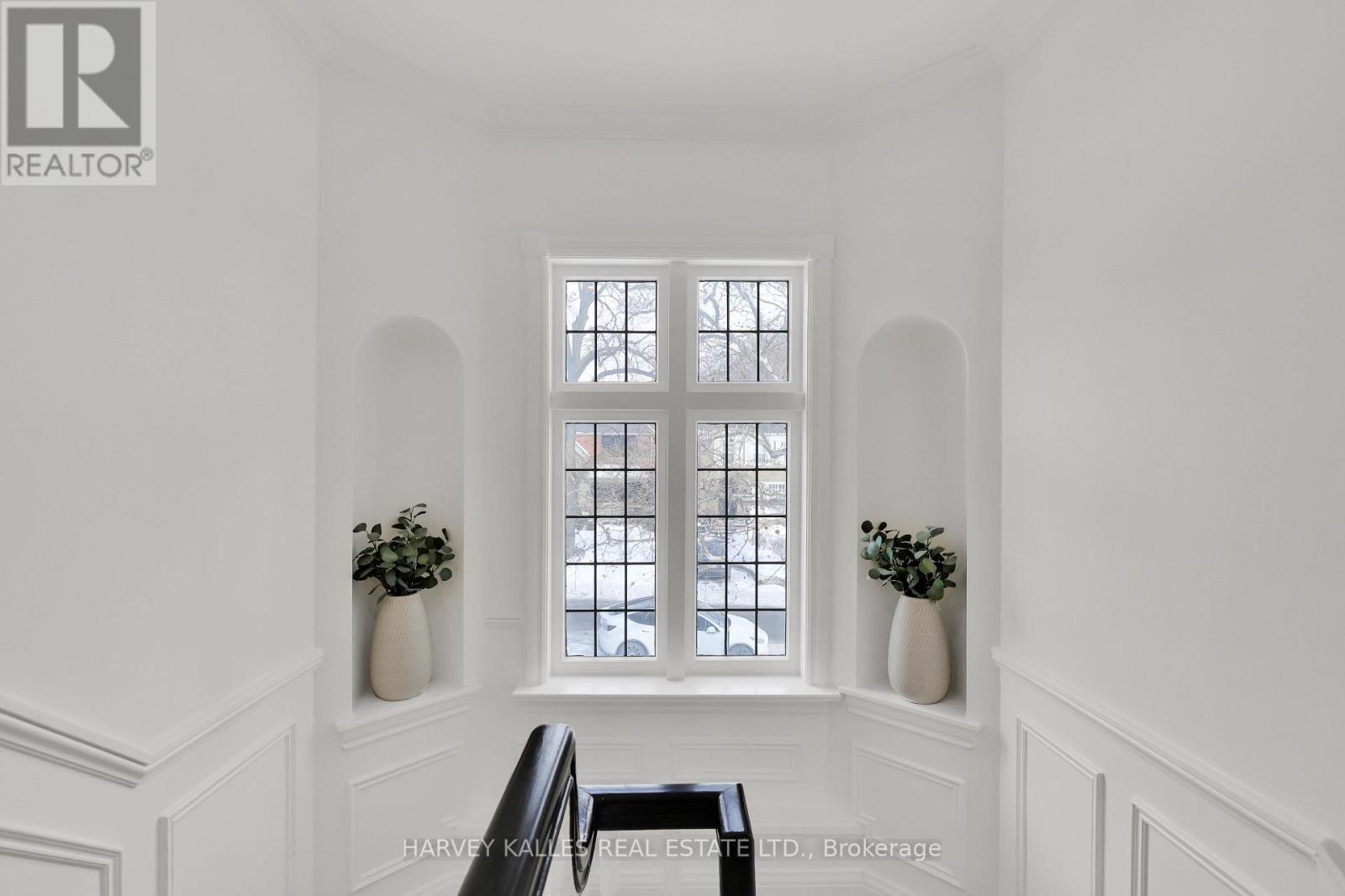 6 Glenarden Road, Toronto, Ontario  M6C 3J7 - Photo 22 - C12730422