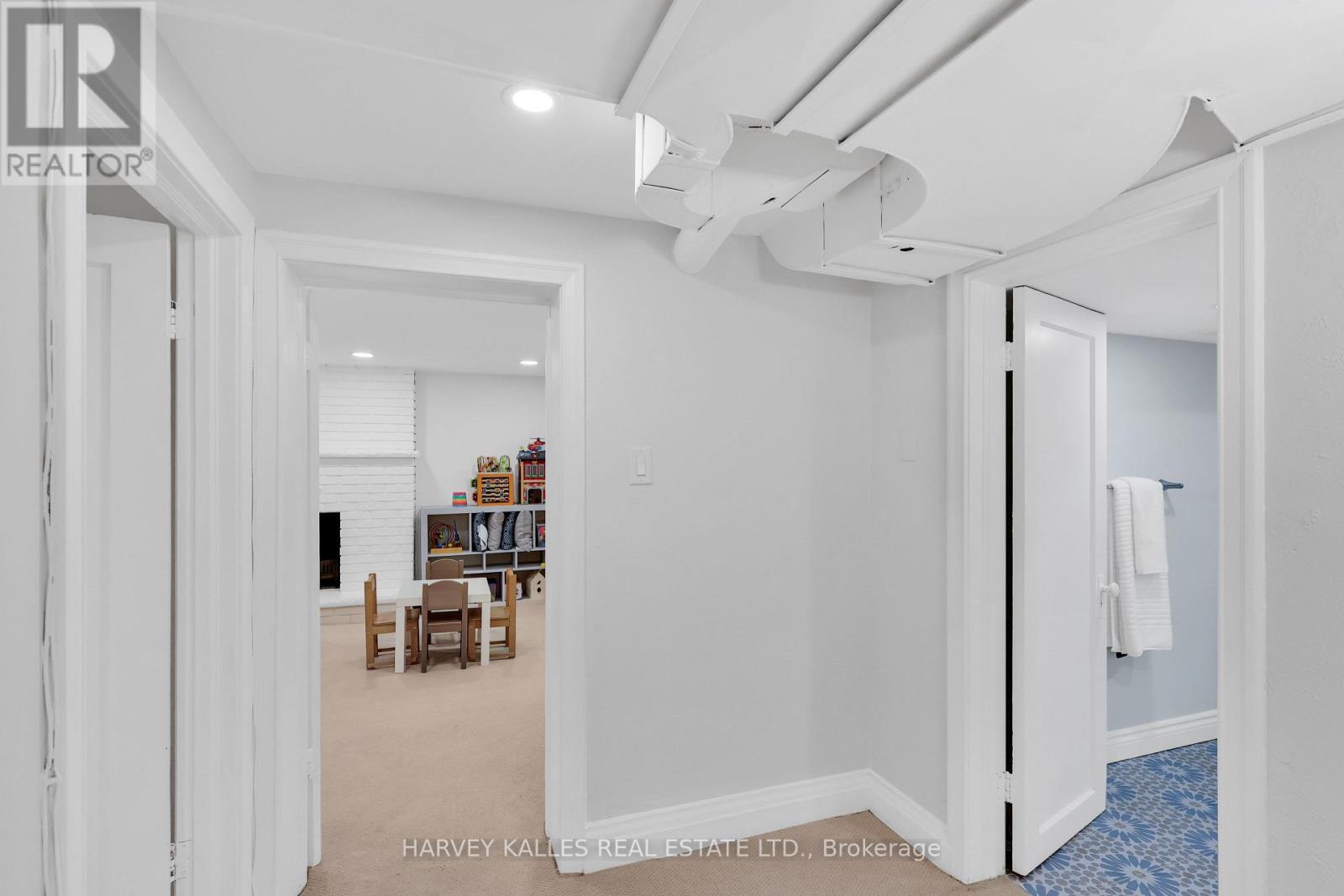 6 Glenarden Road, Toronto, Ontario  M6C 3J7 - Photo 40 - C12730422