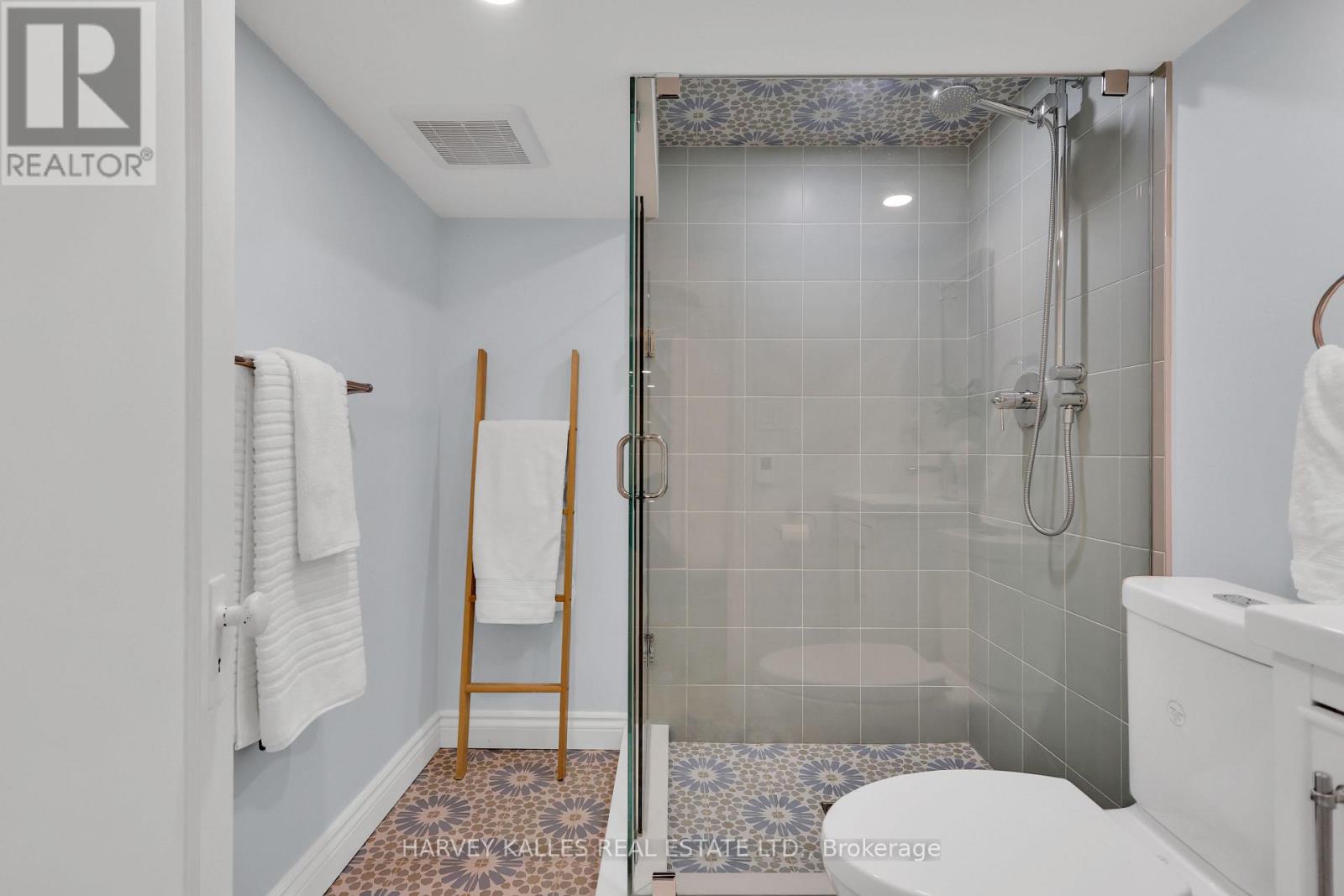 6 Glenarden Road, Toronto, Ontario  M6C 3J7 - Photo 48 - C12730422