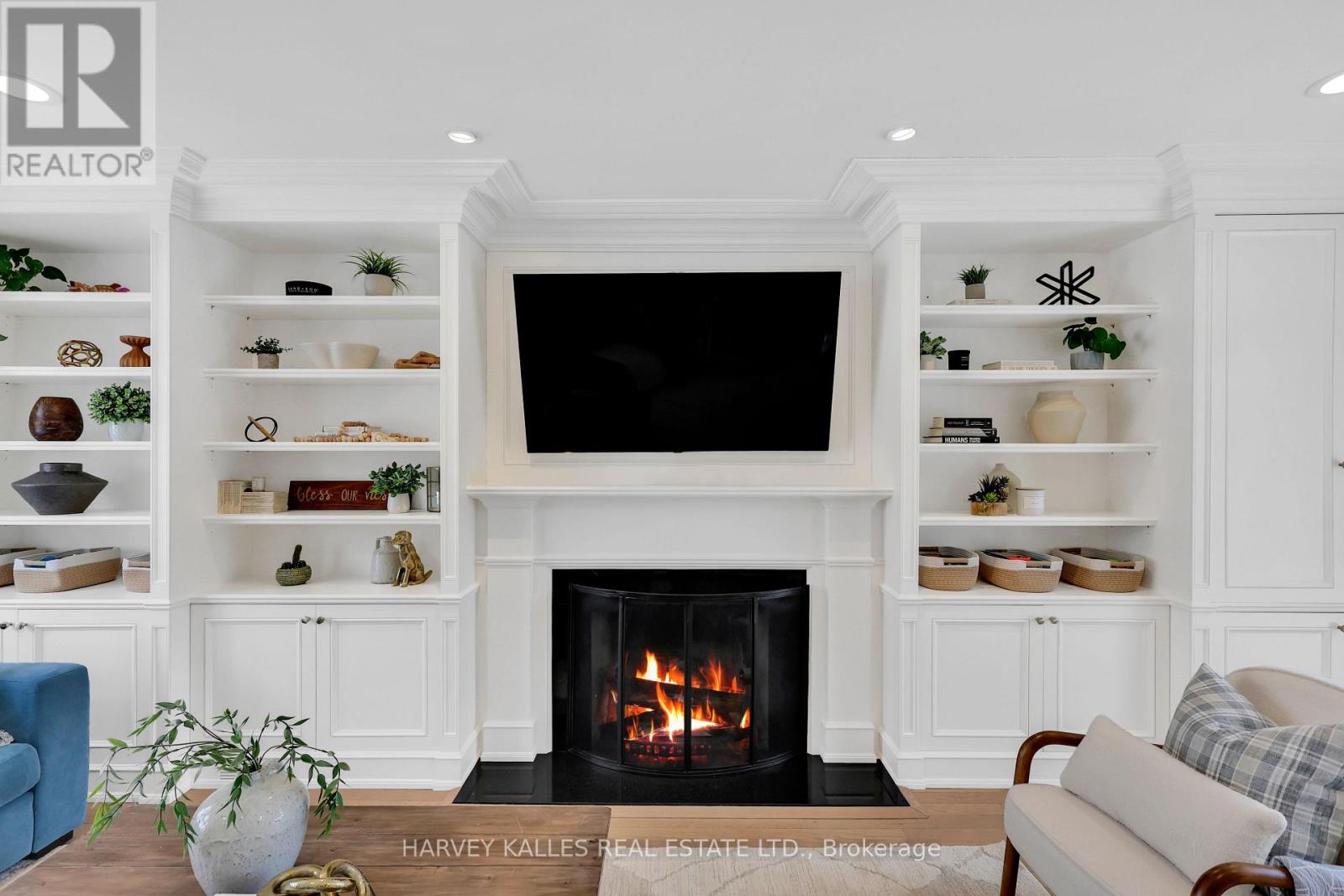 6 Glenarden Road, Toronto, Ontario  M6C 3J7 - Photo 9 - C12730422