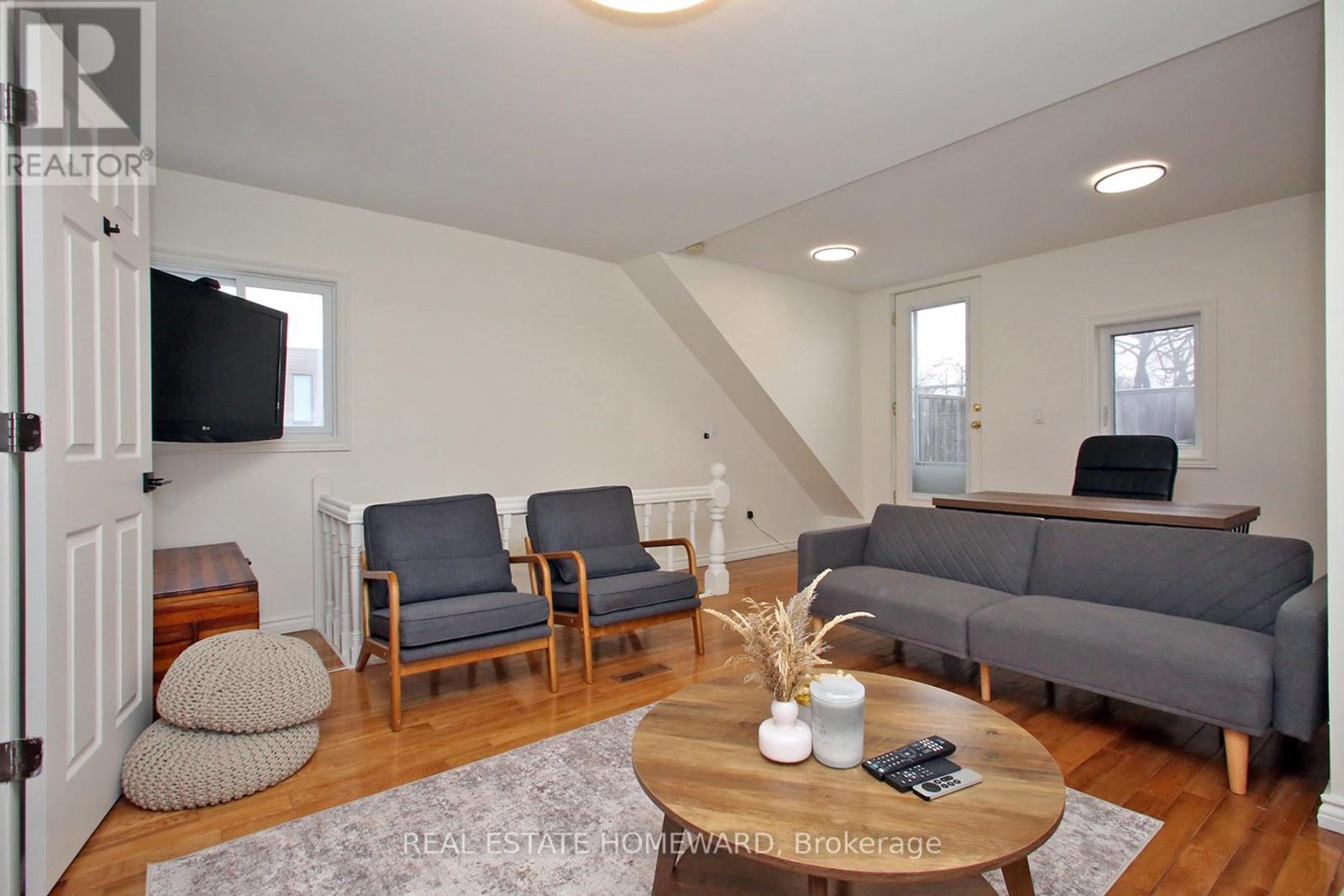 UPPER 2 FLOORS - 145 BOSTON AVENUE, Toronto, Ontario