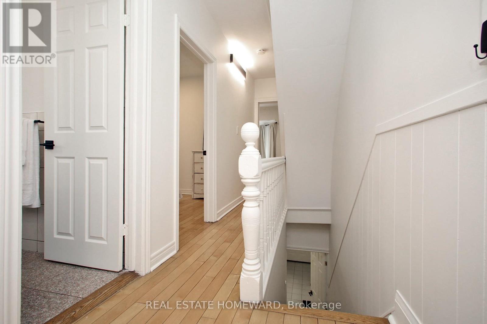 Upper 2 Floors - 145 Boston Avenue, Toronto, Ontario  M4M 2T8 - Photo 22 - E12730288