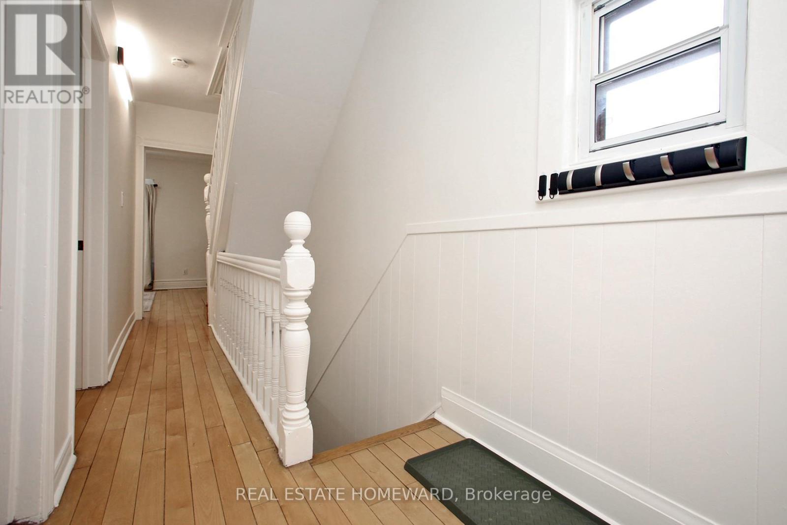 Upper 2 Floors - 145 Boston Avenue, Toronto, Ontario  M4M 2T8 - Photo 23 - E12730288