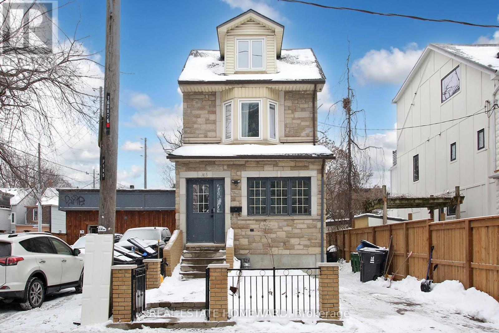 Upper 2 Floors - 145 Boston Avenue, Toronto, Ontario  M4M 2T8 - Photo 24 - E12730288