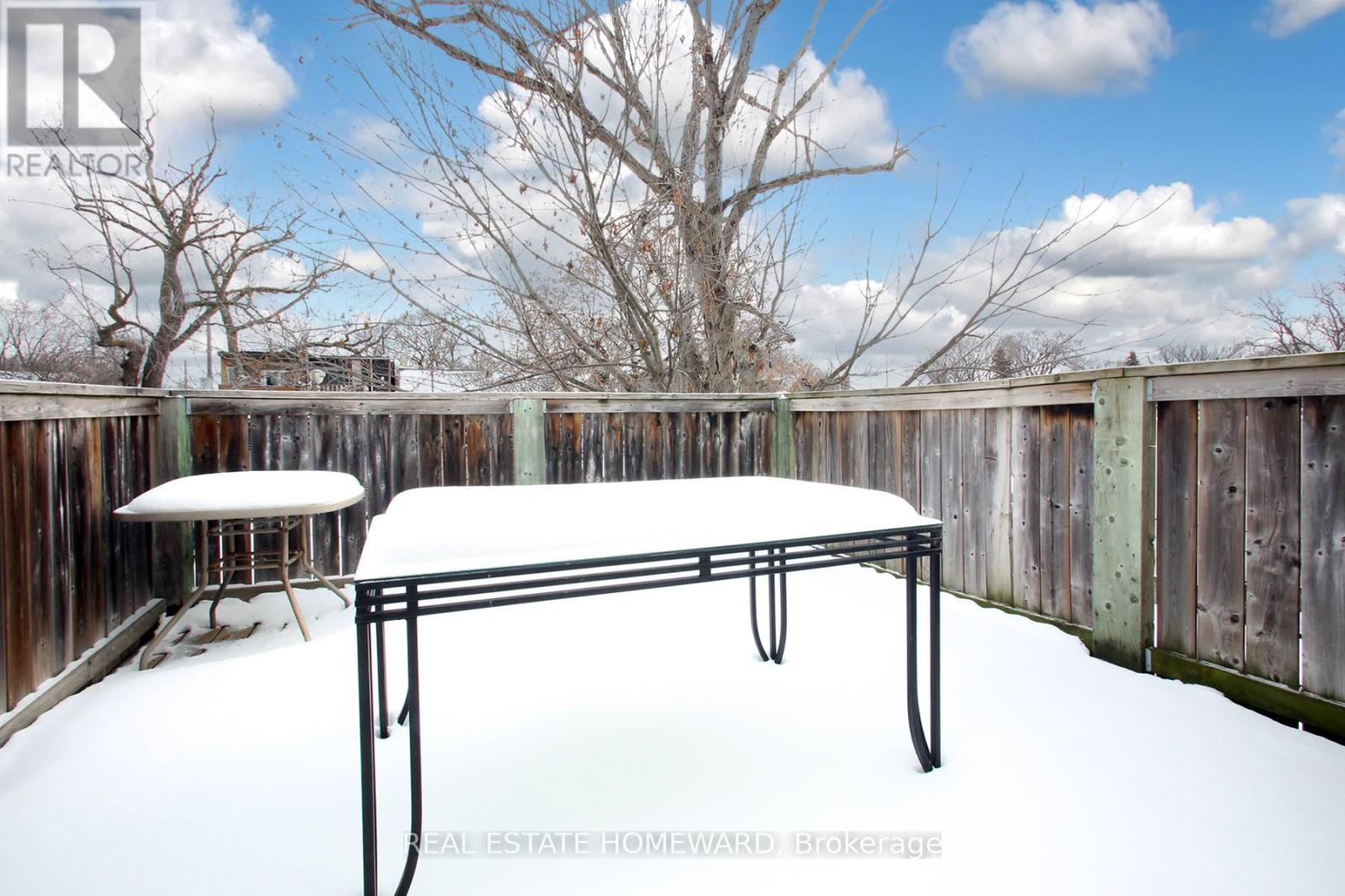 Upper 2 Floors - 145 Boston Avenue, Toronto, Ontario  M4M 2T8 - Photo 26 - E12730288