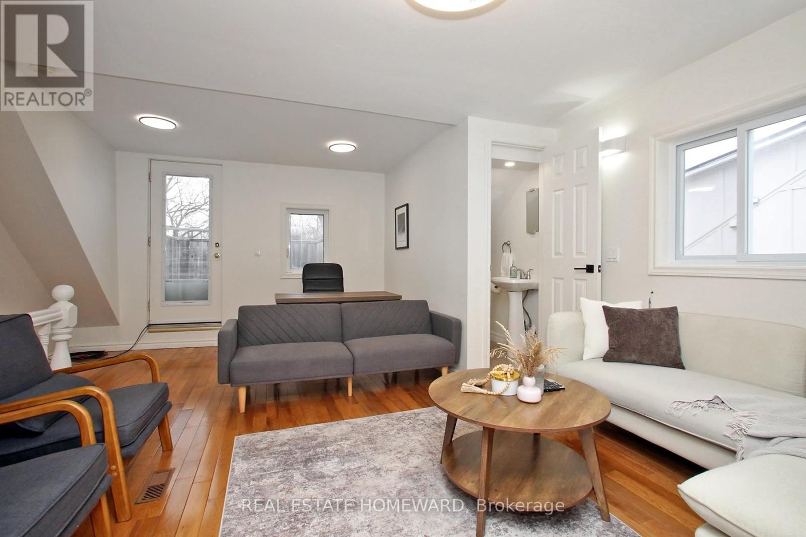 Upper 2 Floors - 145 Boston Avenue, Toronto, Ontario  M4M 2T8 - Photo 4 - E12730288