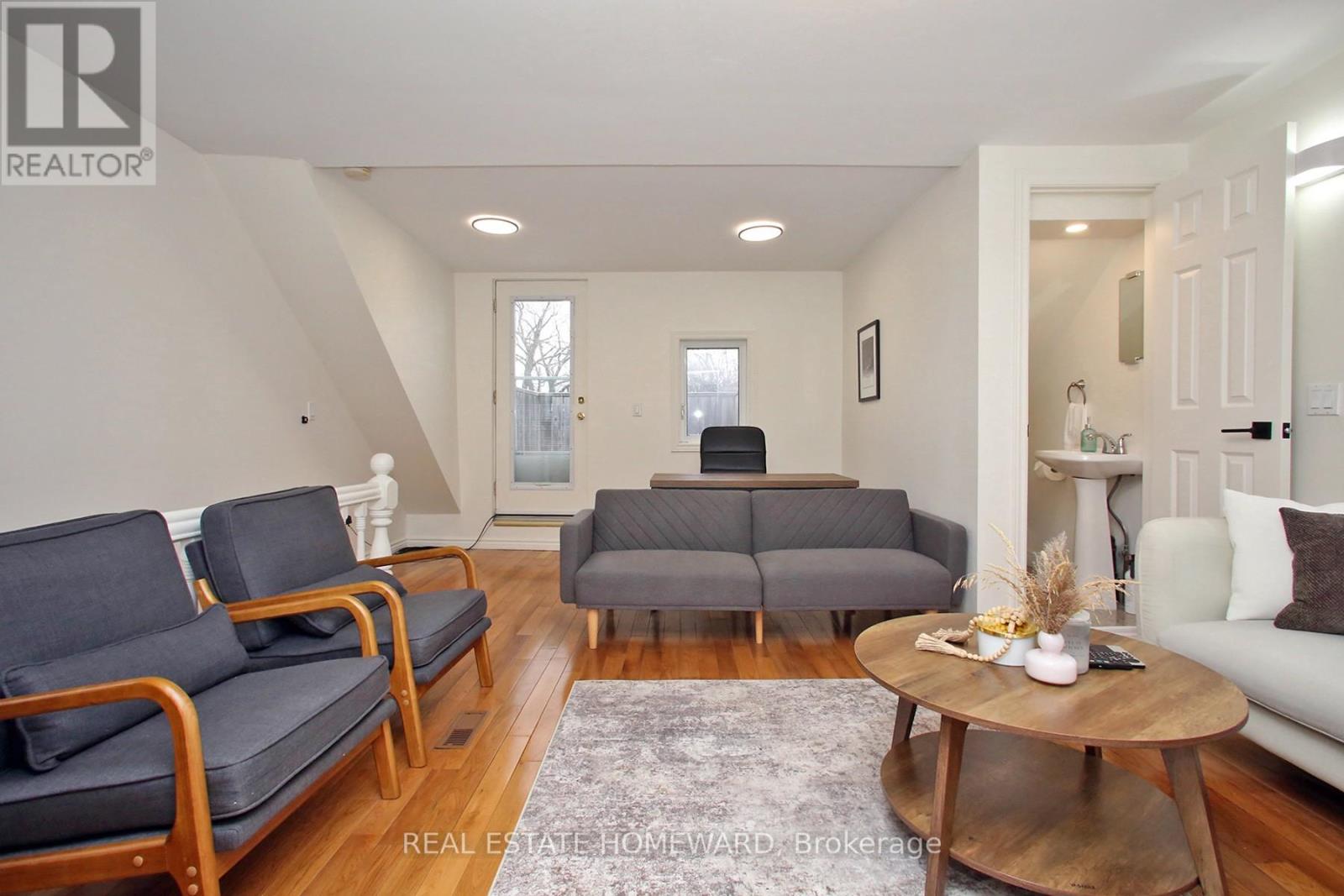 Upper 2 Floors - 145 Boston Avenue, Toronto, Ontario  M4M 2T8 - Photo 5 - E12730288