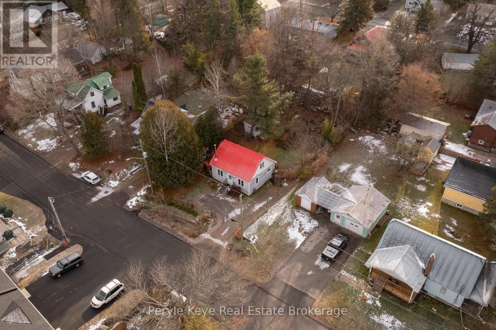 15 East Elliott Street, Huntsville, Ontario  P1H 1W8 - Photo 8 - X12589134