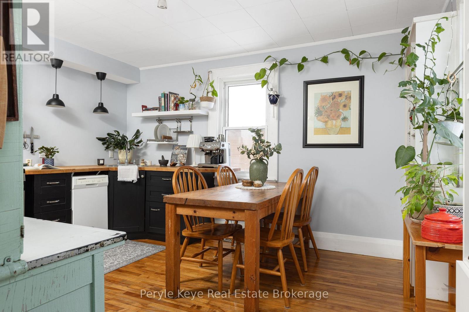 <h3>$499,900</h3><p>15 East Elliott Street, Huntsville, Ontario</p>