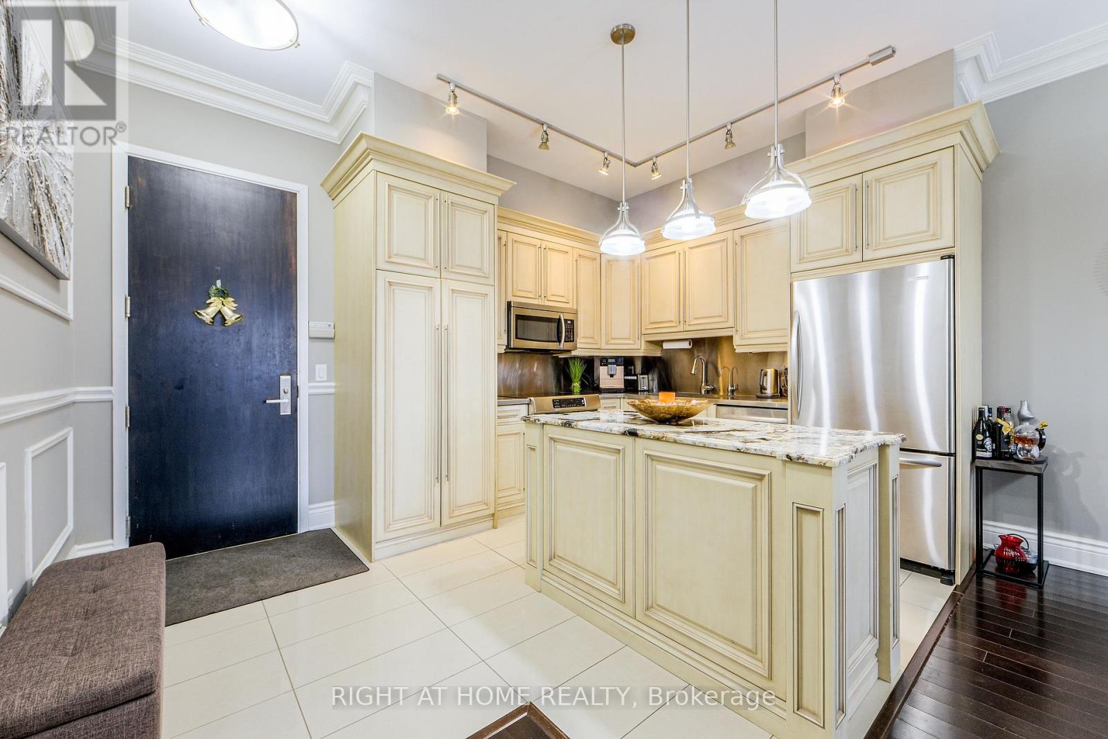 Uph2 - 37 Galleria Parkway, Markham, Ontario  L3T 0A5 - Photo 5 - N12730346