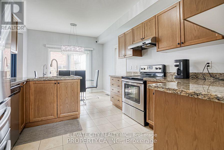 2 Horn Street, Whitchurch-Stouffville, Ontario  L4A 0X9 - Photo 14 - N12730368