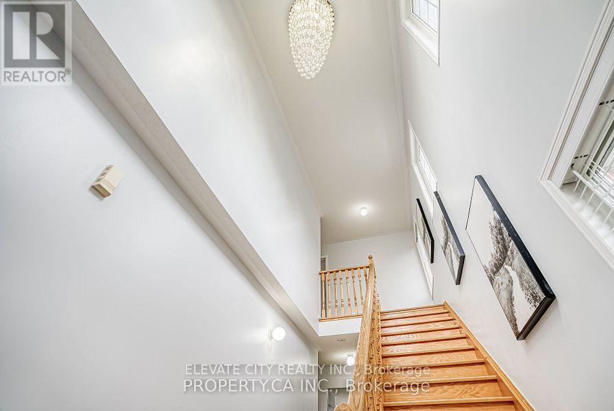 2 Horn Street, Whitchurch-Stouffville, Ontario  L4A 0X9 - Photo 15 - N12730368