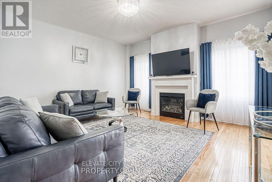 2 Horn Street, Whitchurch-Stouffville, Ontario  L4A 0X9 - Photo 32 - N12730368