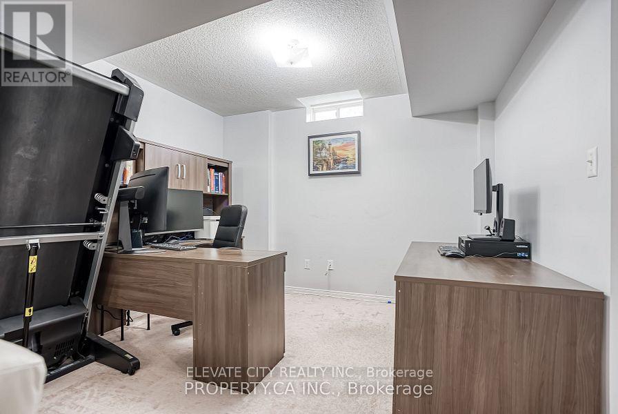 2 Horn Street, Whitchurch-Stouffville, Ontario  L4A 0X9 - Photo 4 - N12730368