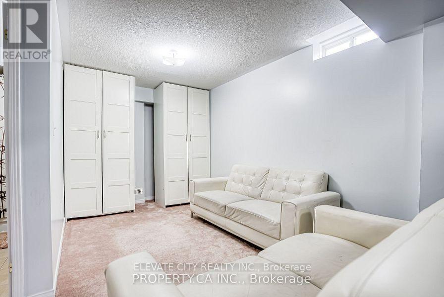 2 Horn Street, Whitchurch-Stouffville, Ontario  L4A 0X9 - Photo 6 - N12730368