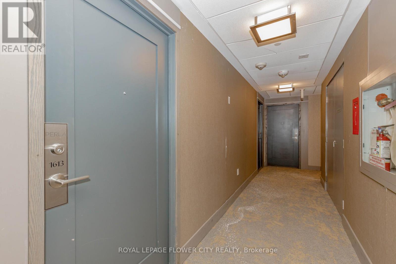 1613 - 35 Watergarden Drive, Mississauga, Ontario  L5R 0G8 - Photo 10 - W12730272