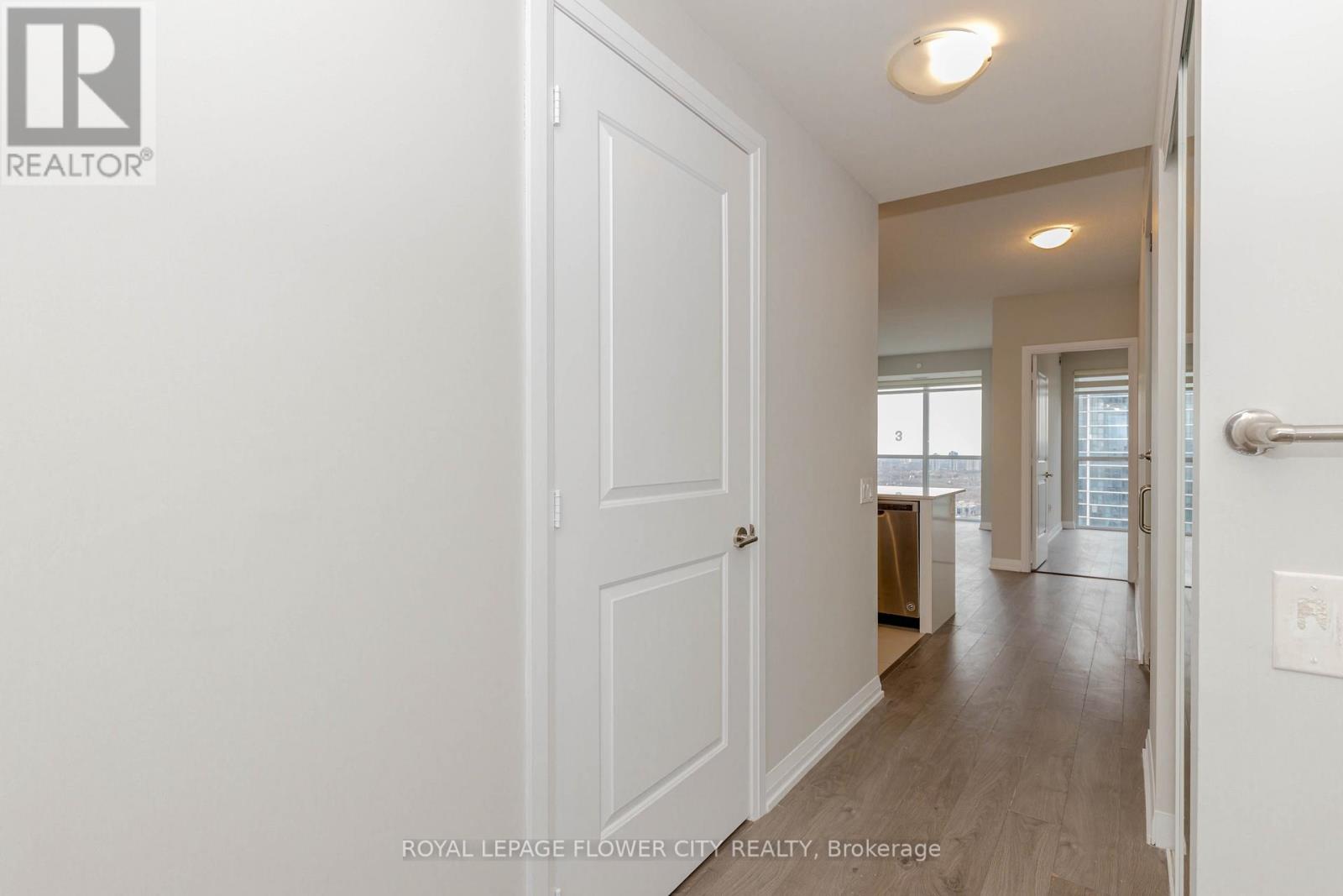 1613 - 35 Watergarden Drive, Mississauga, Ontario  L5R 0G8 - Photo 12 - W12730272