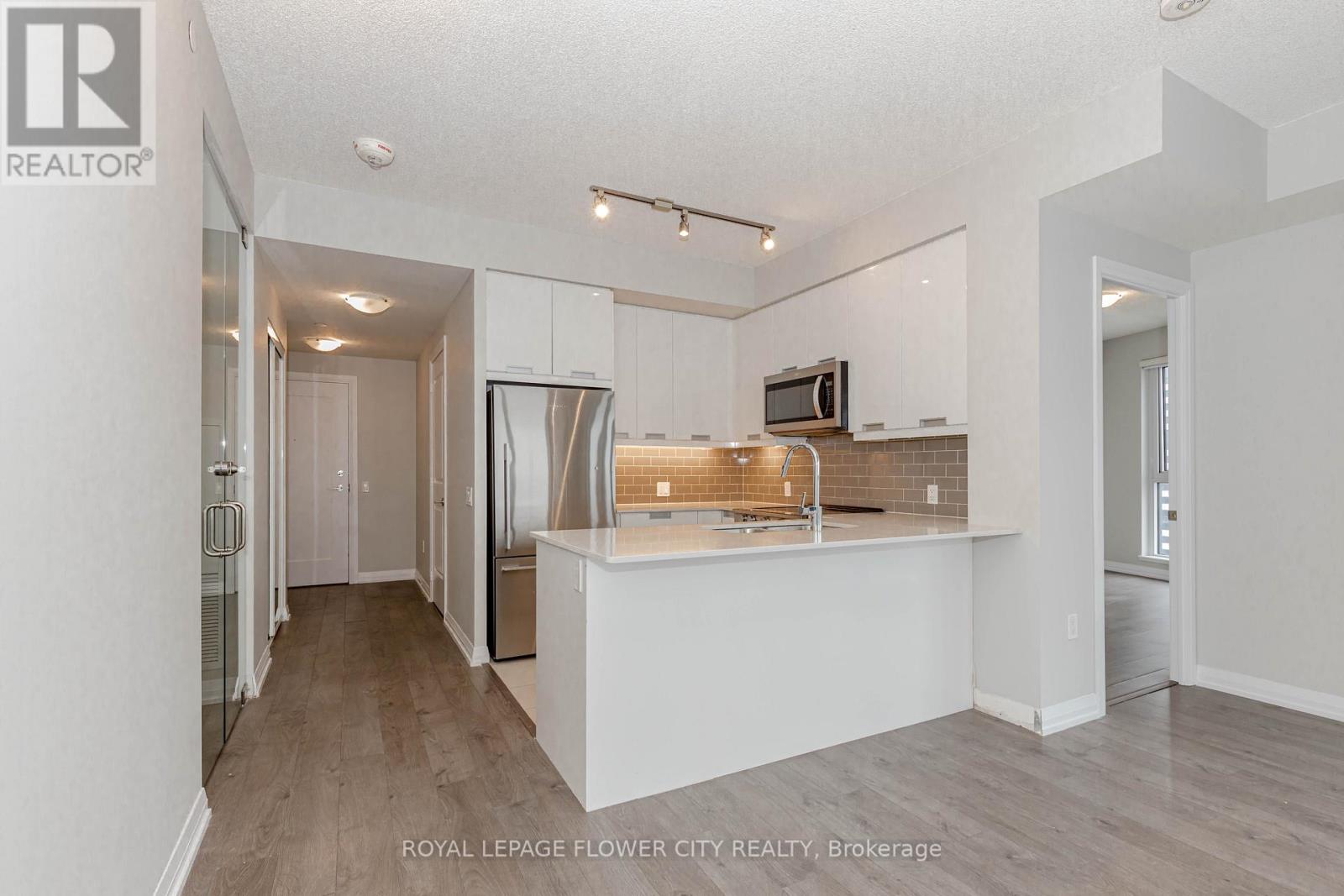 1613 - 35 Watergarden Drive, Mississauga, Ontario  L5R 0G8 - Photo 18 - W12730272