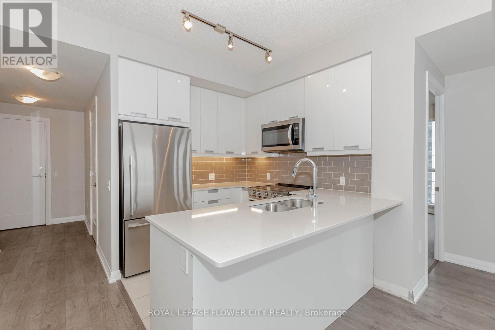 1613 - 35 Watergarden Drive, Mississauga, Ontario  L5R 0G8 - Photo 21 - W12730272