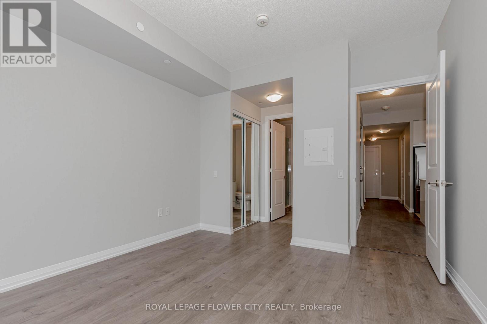 1613 - 35 Watergarden Drive, Mississauga, Ontario  L5R 0G8 - Photo 32 - W12730272