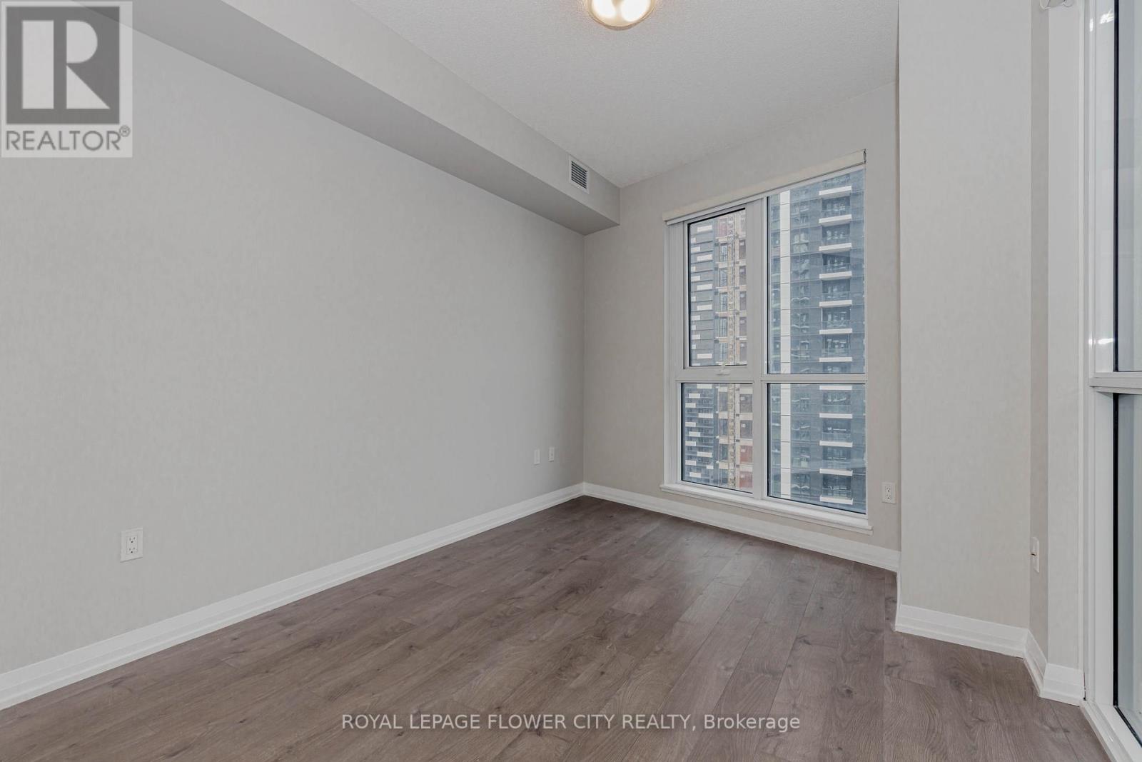 1613 - 35 Watergarden Drive, Mississauga, Ontario  L5R 0G8 - Photo 36 - W12730272