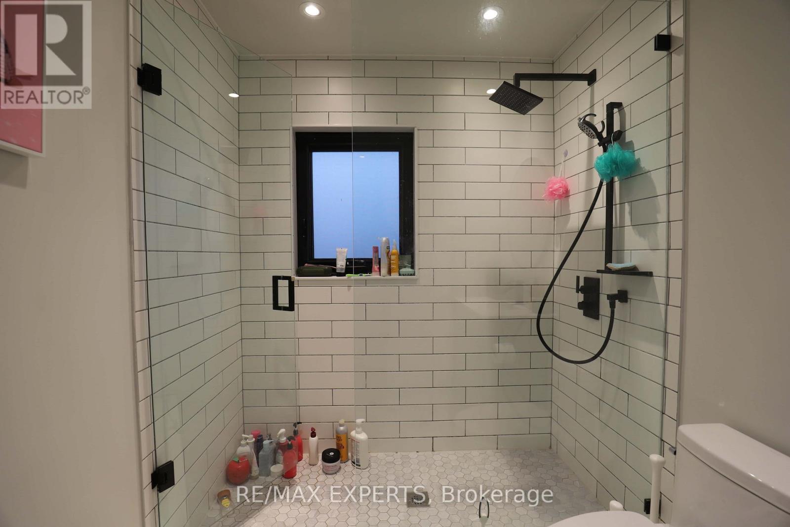 1464 Dufferin Street, Toronto, Ontario  M6H 3L2 - Photo 13 - W12730282