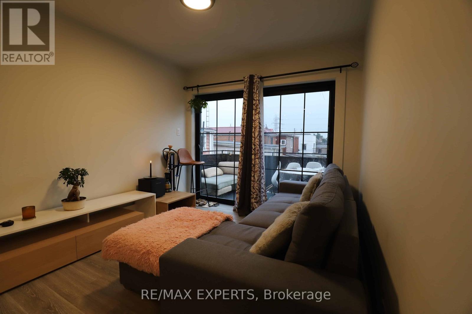 1464 Dufferin Street, Toronto, Ontario  M6H 3L2 - Photo 3 - W12730282