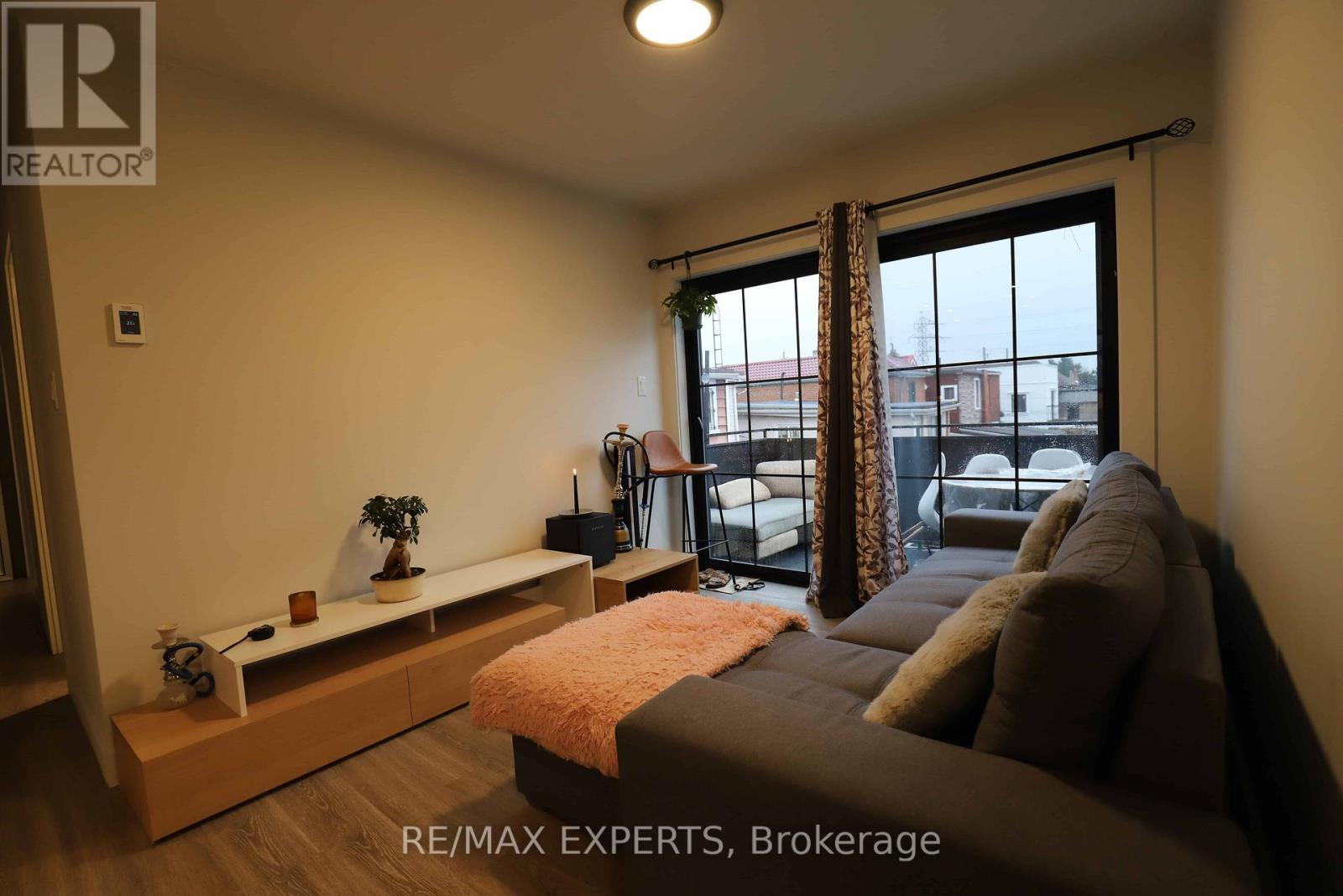 1464 Dufferin Street, Toronto, Ontario  M6H 3L2 - Photo 4 - W12730282