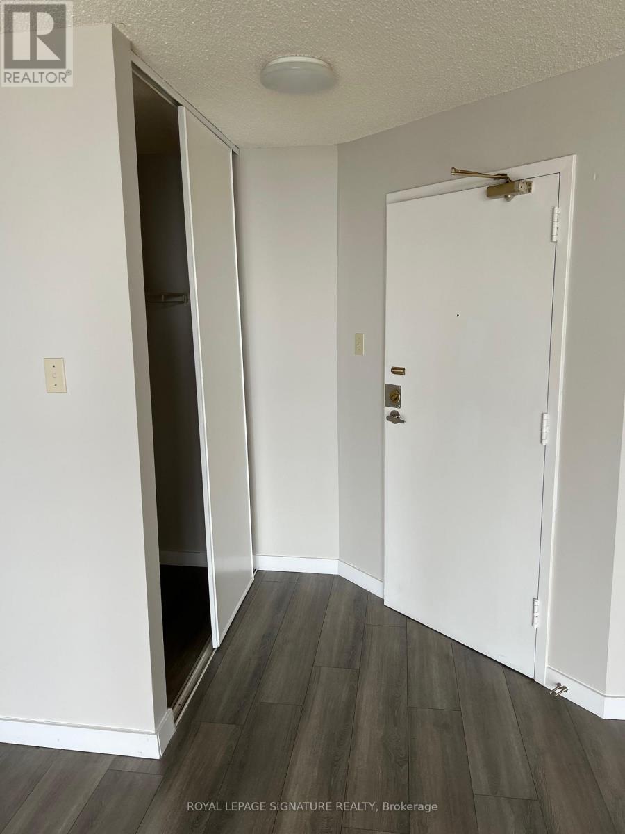 1606 - 25 Trailwood Drive, Mississauga, Ontario L4Z 3K9 - Photo 3 - W12730290