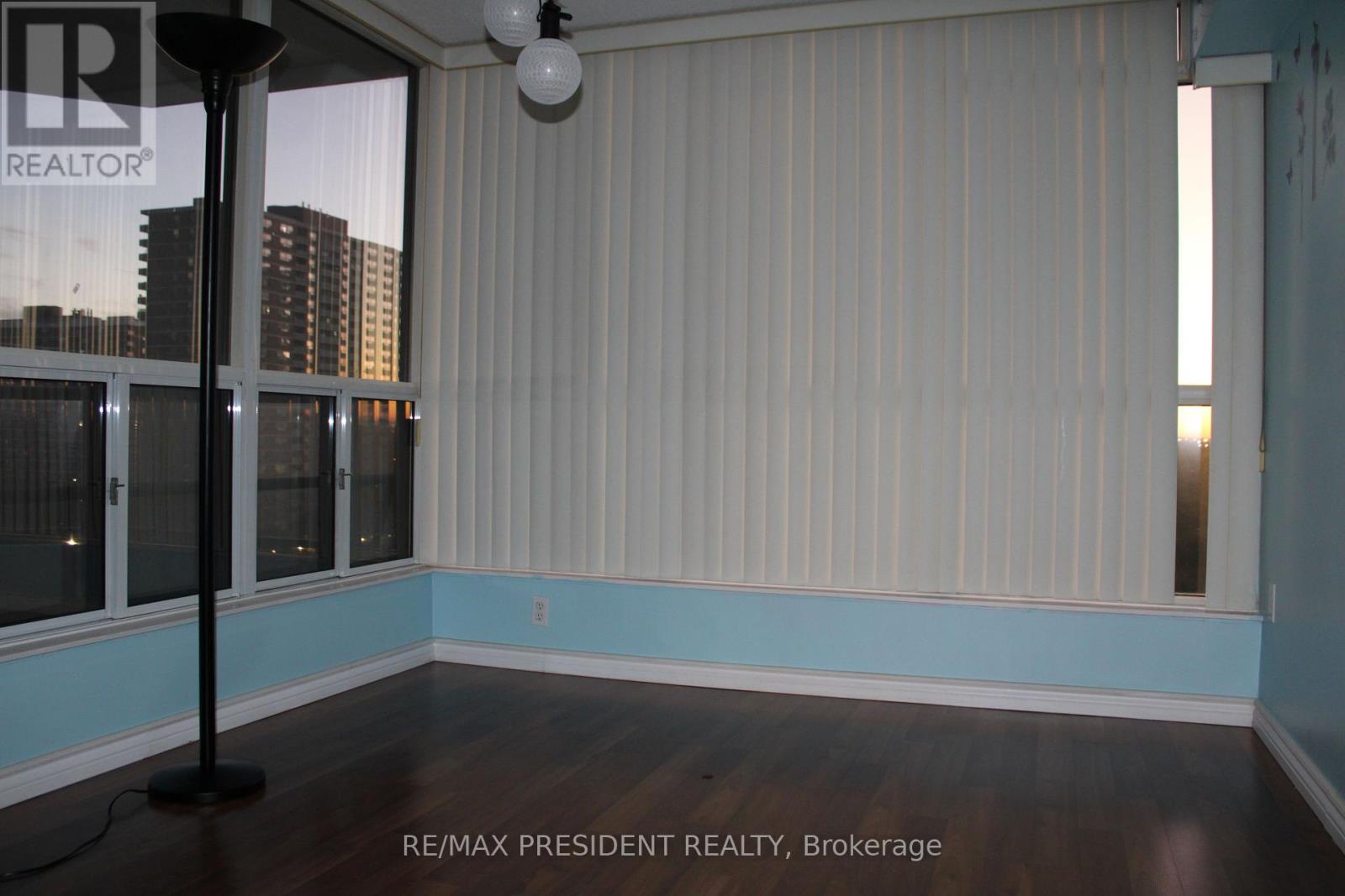 1004 - 3 Rowntree Road, Toronto, Ontario  M9V 5G8 - Photo 10 - W12730312