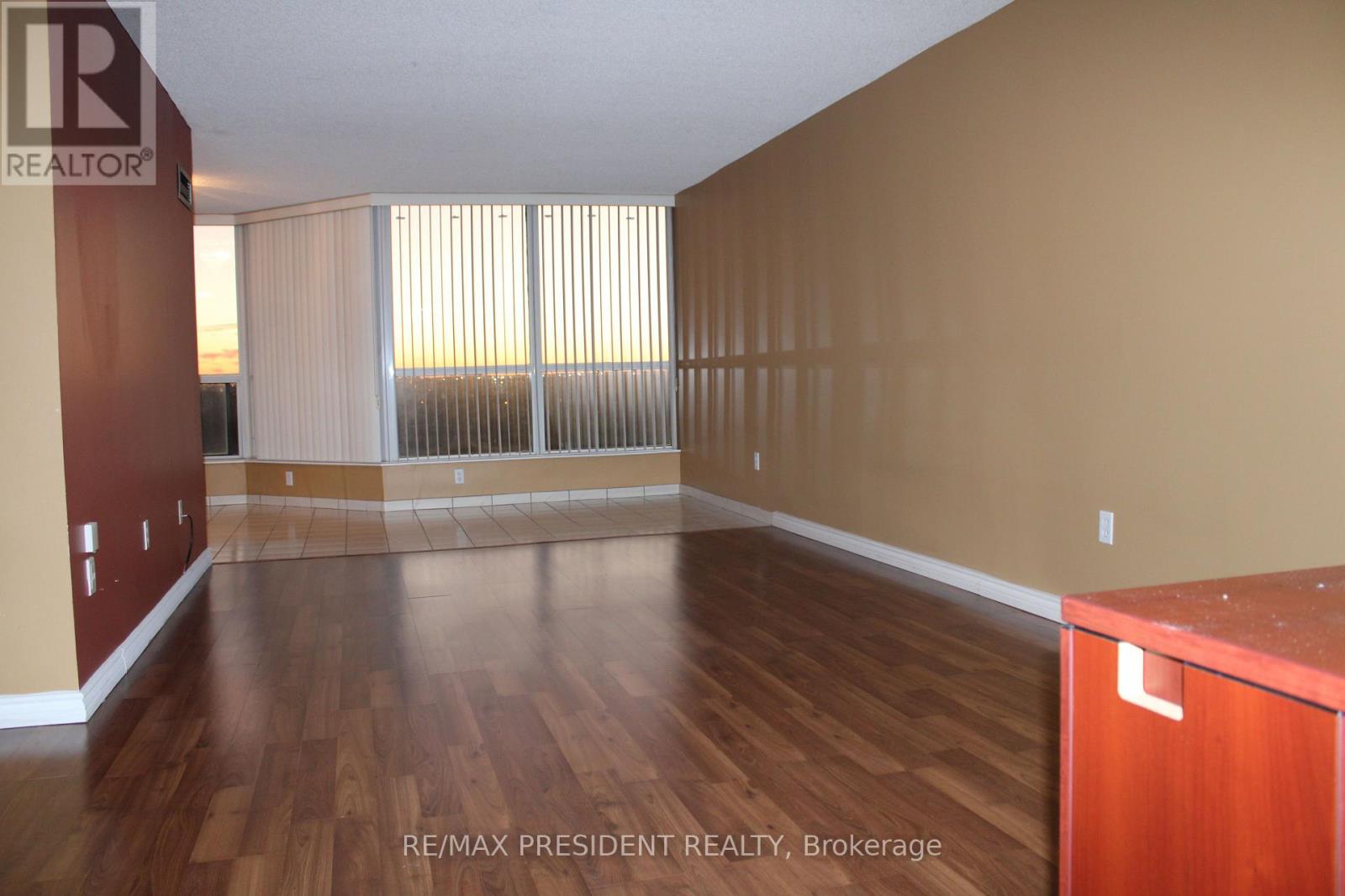 1004 - 3 Rowntree Road, Toronto, Ontario  M9V 5G8 - Photo 17 - W12730312