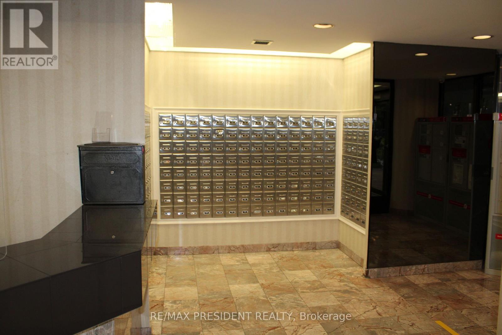 1004 - 3 Rowntree Road, Toronto, Ontario  M9V 5G8 - Photo 3 - W12730312