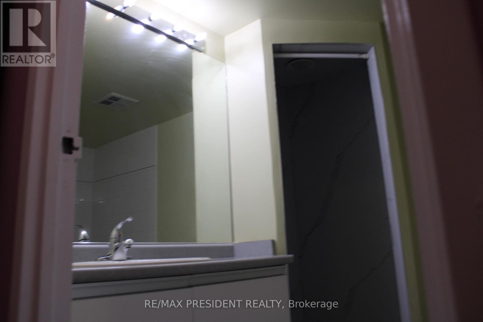 1004 - 3 Rowntree Road, Toronto, Ontario  M9V 5G8 - Photo 9 - W12730312