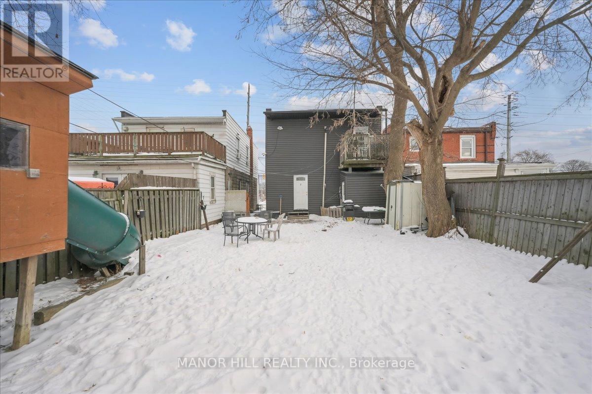 929 Lakeshore Road E, Mississauga, Ontario  L5E 1E3 - Photo 2 - W12730350