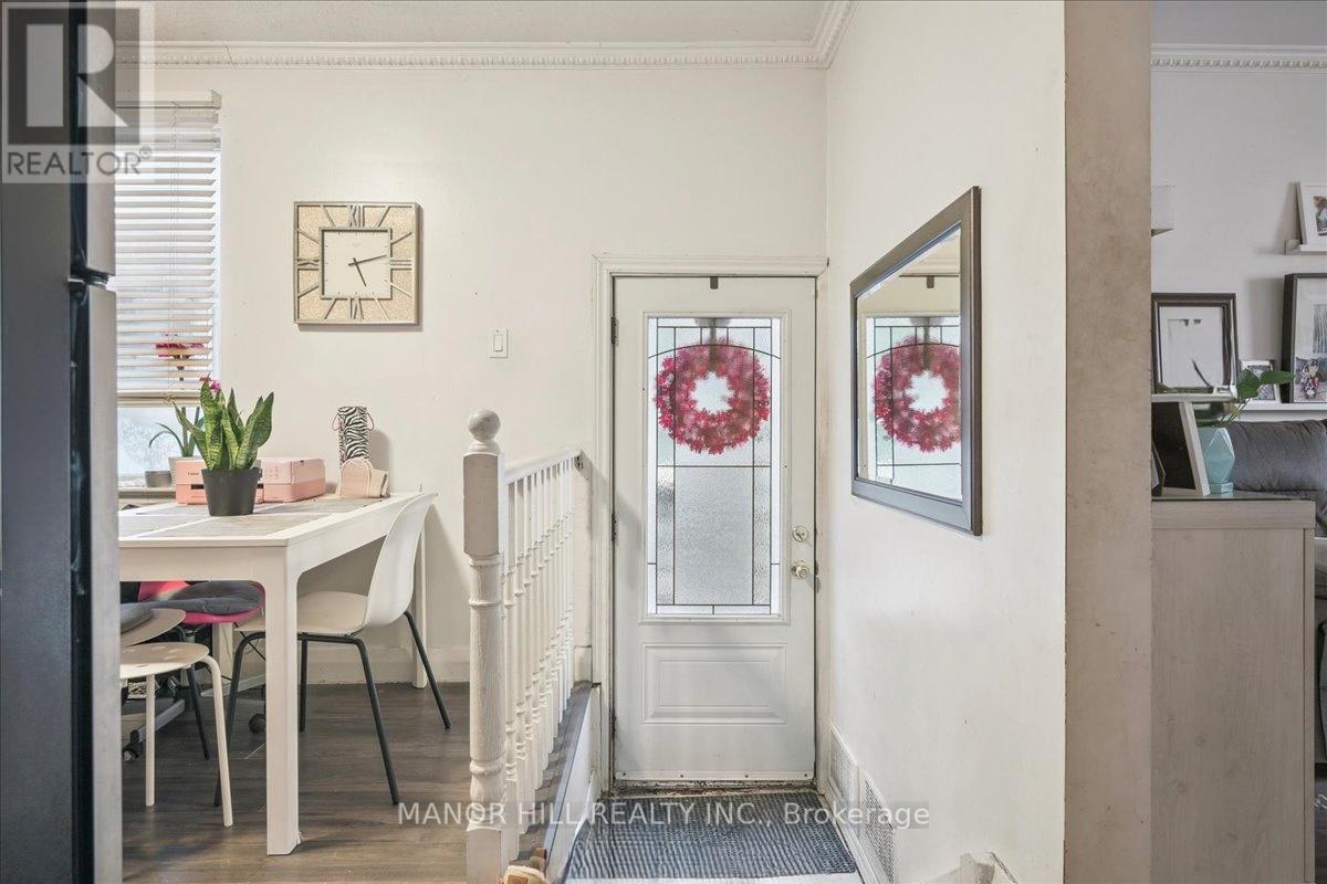 929 Lakeshore Road E, Mississauga, Ontario  L5E 1E3 - Photo 5 - W12730350