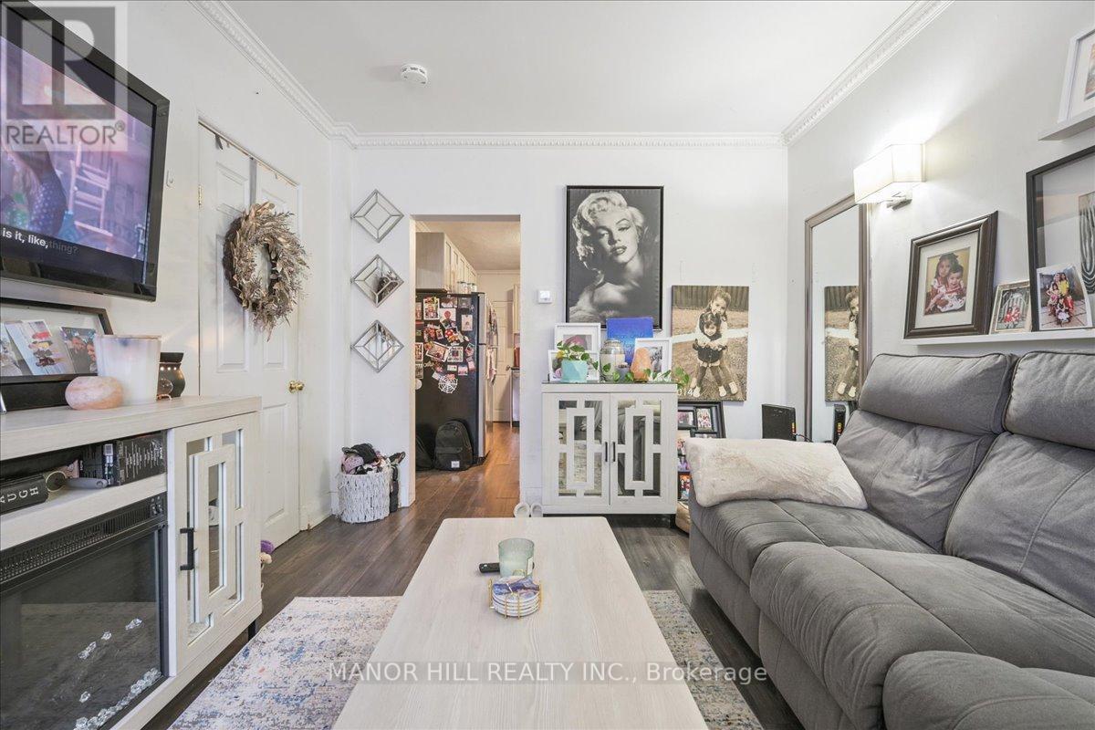 929 Lakeshore Road E, Mississauga, Ontario  L5E 1E3 - Photo 8 - W12730350