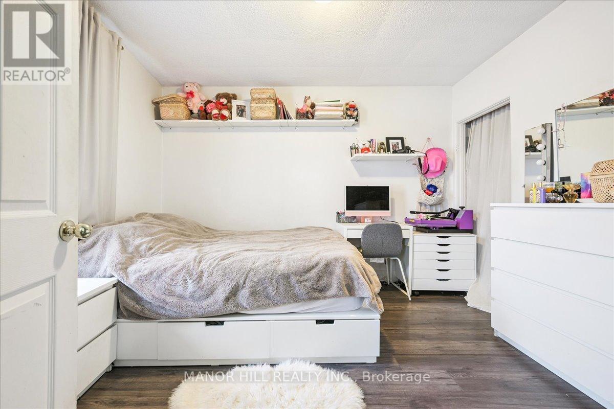 929 Lakeshore Road E, Mississauga, Ontario  L5E 1E3 - Photo 9 - W12730350